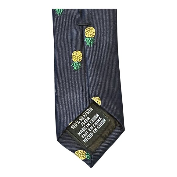 Van Heusen Pineapple Tie – Navy Blue Silk Necktie – 58" – Tropical Novelty Print - Picture 2 of 4